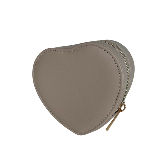 Estuche organizador para joyas en forma de corazon tono beige elegante